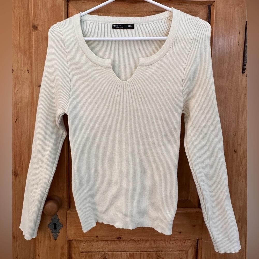🎉Shein Stretchable Ribbed Sweater in Cream Size Medium NWOT